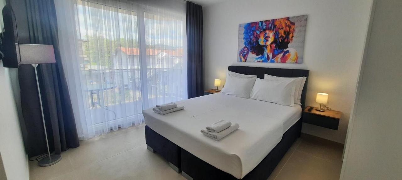 אוהריד Apartments Mite מראה חיצוני תמונה