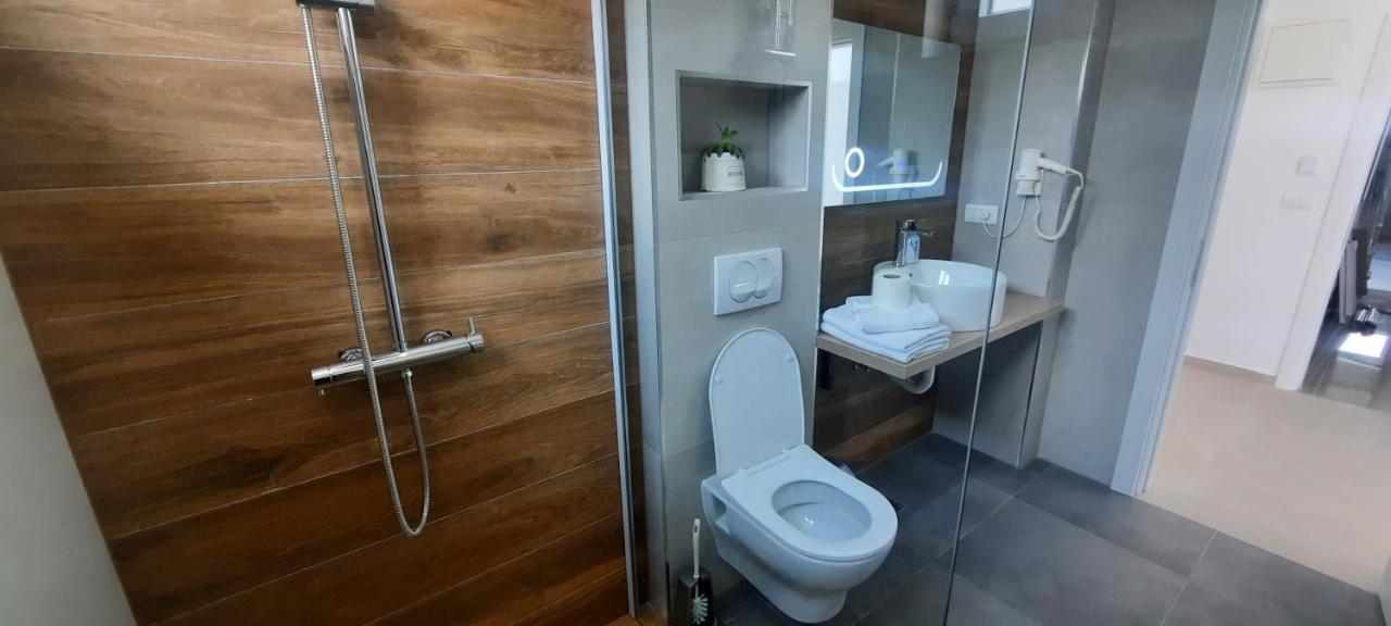 אוהריד Apartments Mite מראה חיצוני תמונה